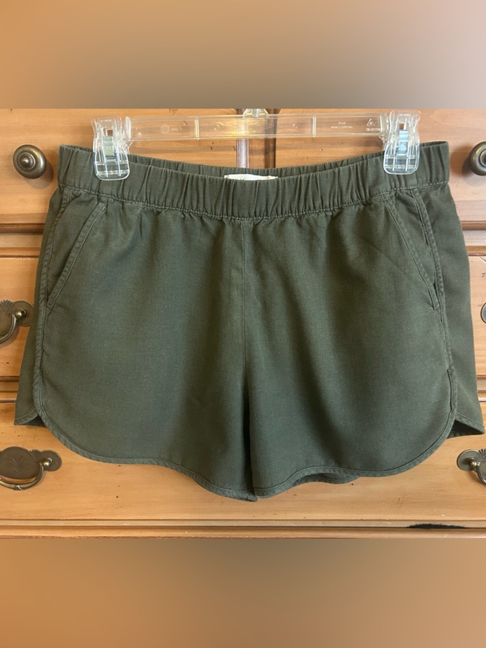Madewell Elastic Waist Shorts With Front & Back Pockets 3” Inseam Army Green